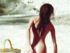 Jennifer conelly culo en playa nudista 90s